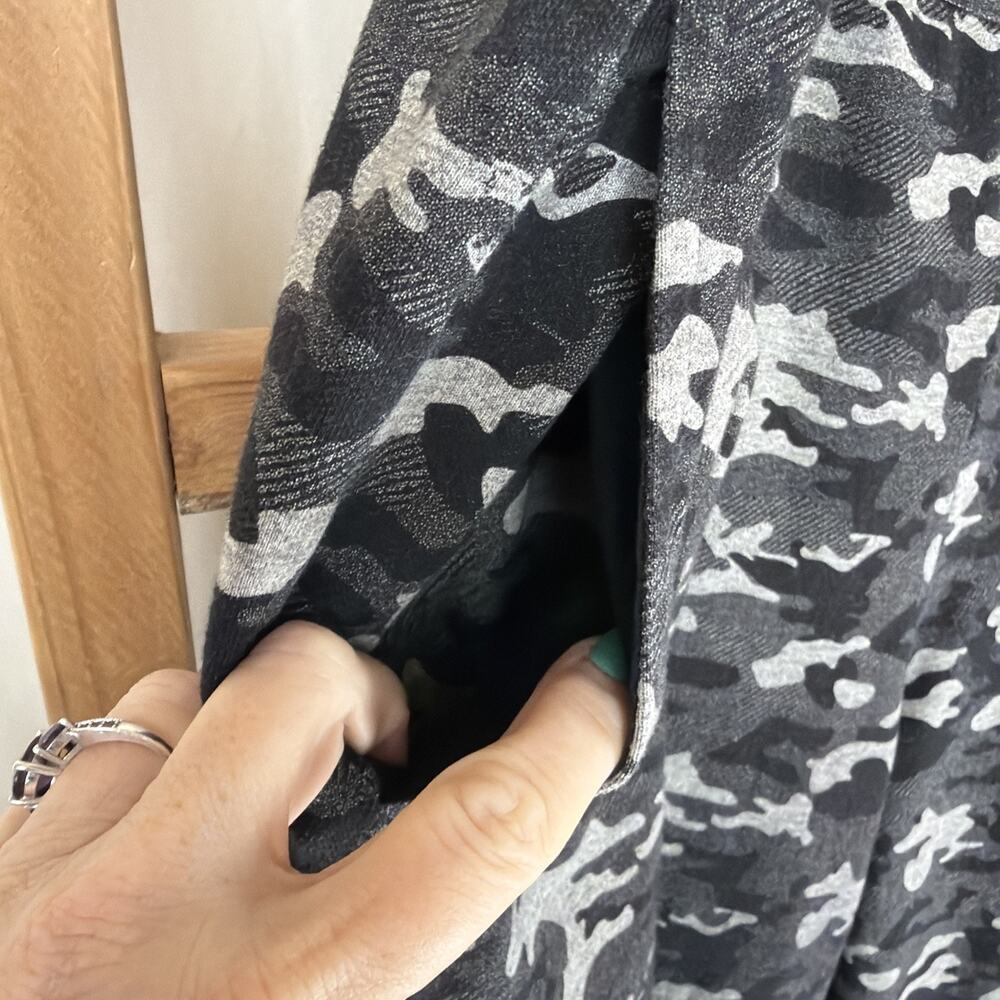NWT Kleen Black/Gray Camo Barral Cropped Pant #0813 Size XS - Picture 3 of 6